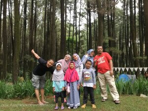 Glamping di Gunung Pancar