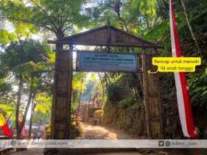 Menaiki 116 anak tangga menuju air terjun jumog