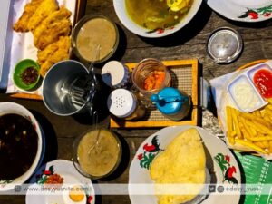 Soto Ayam, Rawon dan Pisang Goreng