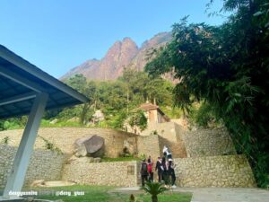 Gunung di Purwakarta